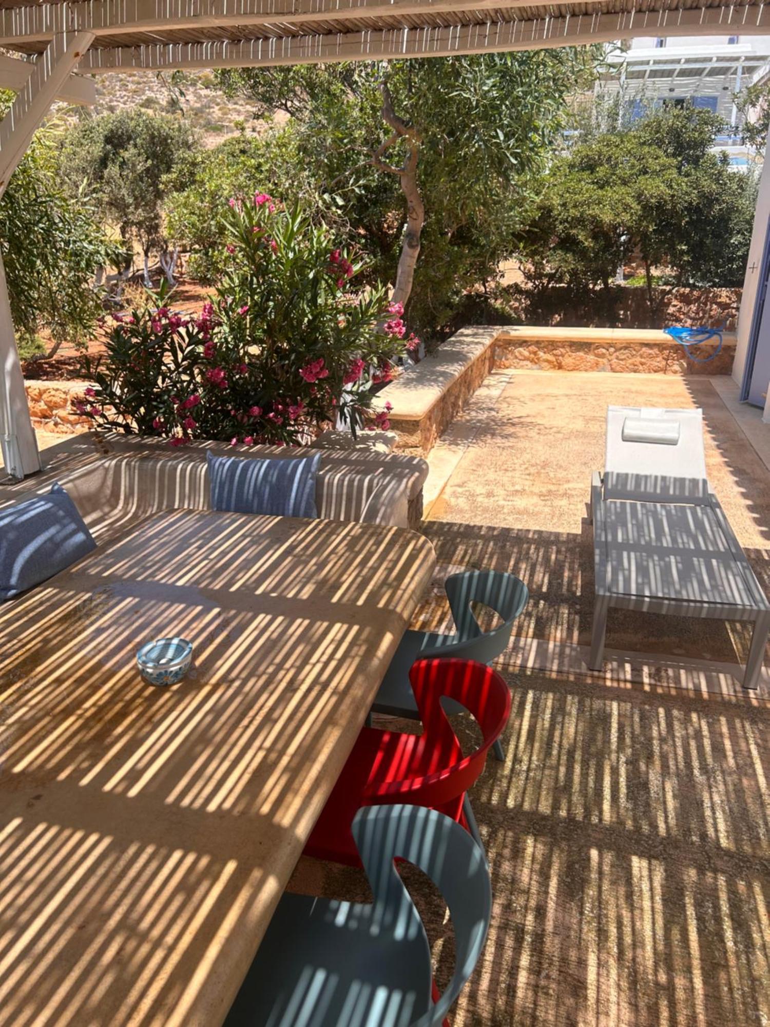 Simos Suites Elafónisos Exterior foto